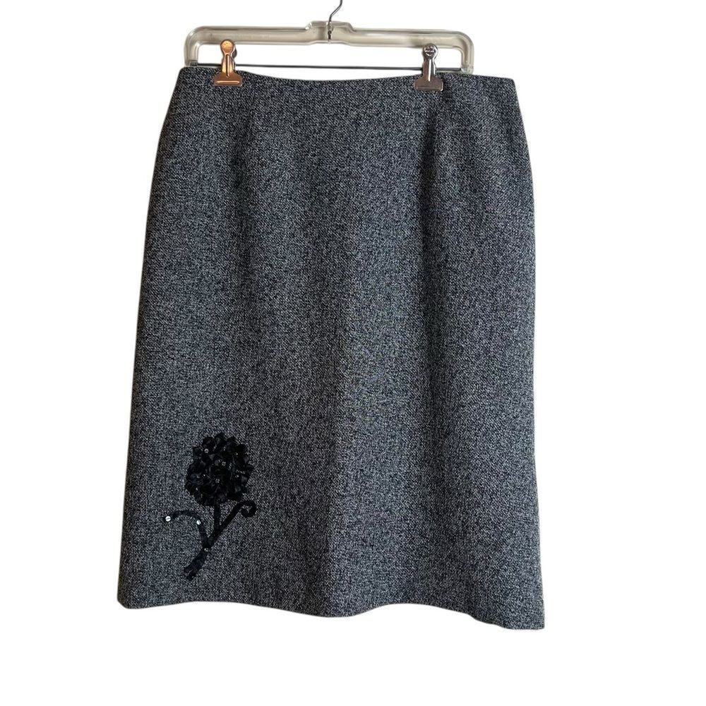 Melrose grey tweed‎ like shirt with flower detail.